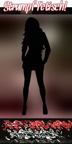 Ein wollüstiges Mädchen lutscht stimulierend beim Telefonsex an der Strumpfhose.